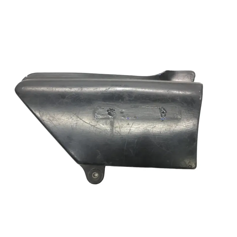 Cache carenage sous selle droit SUZUKI GS 750 1977-1978