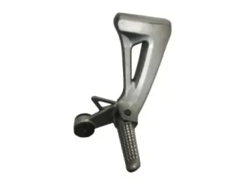Platine et repose pieds arriere droit SUZUKI SV 650 1999-2002