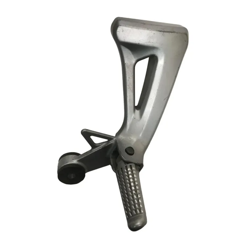 Platine et repose pieds arriere droit SUZUKI SV 650 1999-2002