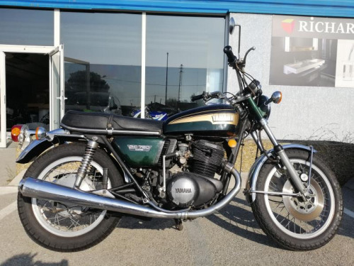 YAMAHA TX 750