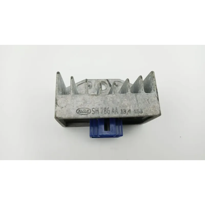 Regulateur charge batterie HONDA CBF 125 2009 - 2014