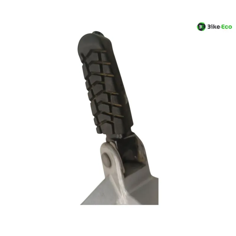 Platine et repose pieds arriere droit KTM DUKE 125 2011-2016