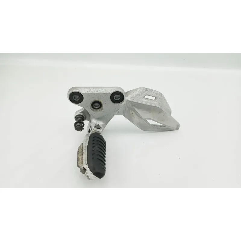 Platine avant gauche SUZUKI GSR 750 2011 - 2016