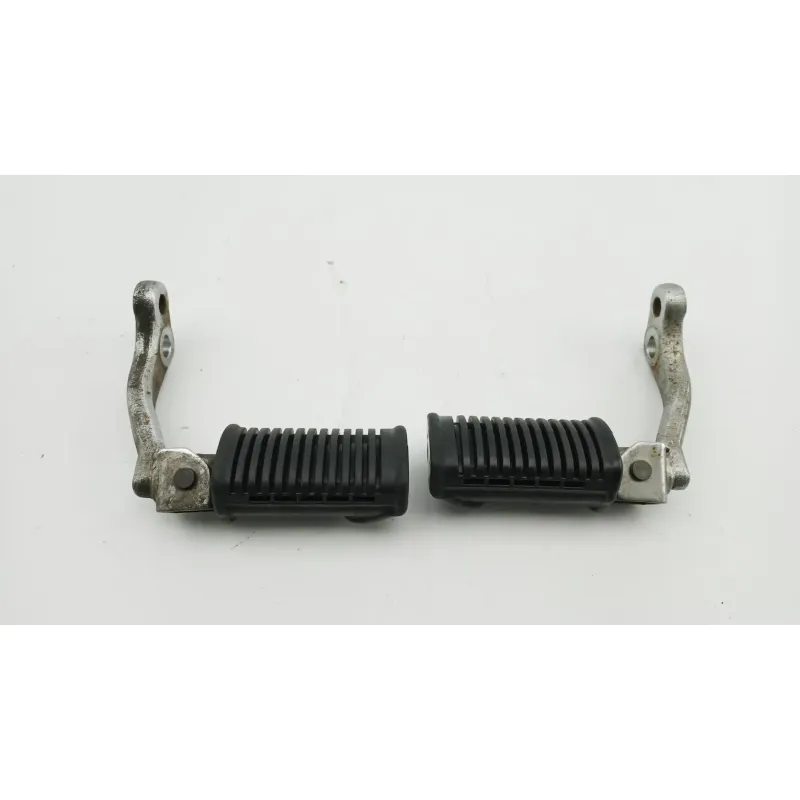 Repose pieds avant droit SUZUKI GN 125 1983 - 2002