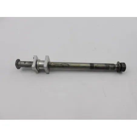 Axe de roue arriere TRIUMPH TIGER 1050 2007 - 2012