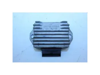 Regulateur charge batterie PIAGGIO ZIP 50 2011 - 2013