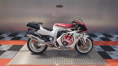 SUZUKI GSX-R 400