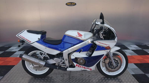 HONDA CBR 250 R