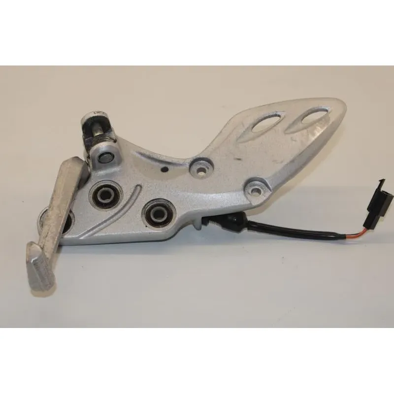 Platine avant droite SUZUKI GSXR 1300 HAYABUSA 2008 - 2017