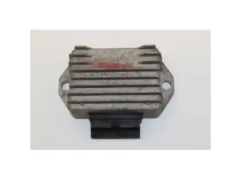 Regulateur charge batterie PIAGGIO VESPA LX 50 2009 - 2013