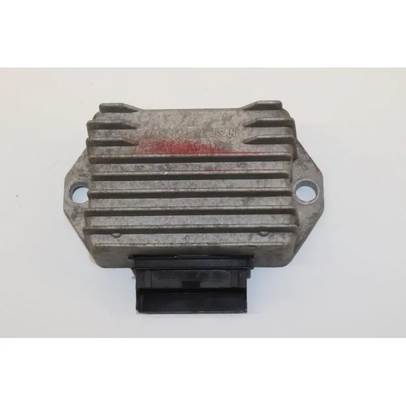 Regulateur charge batterie PIAGGIO VESPA LX 50 2009 - 2013