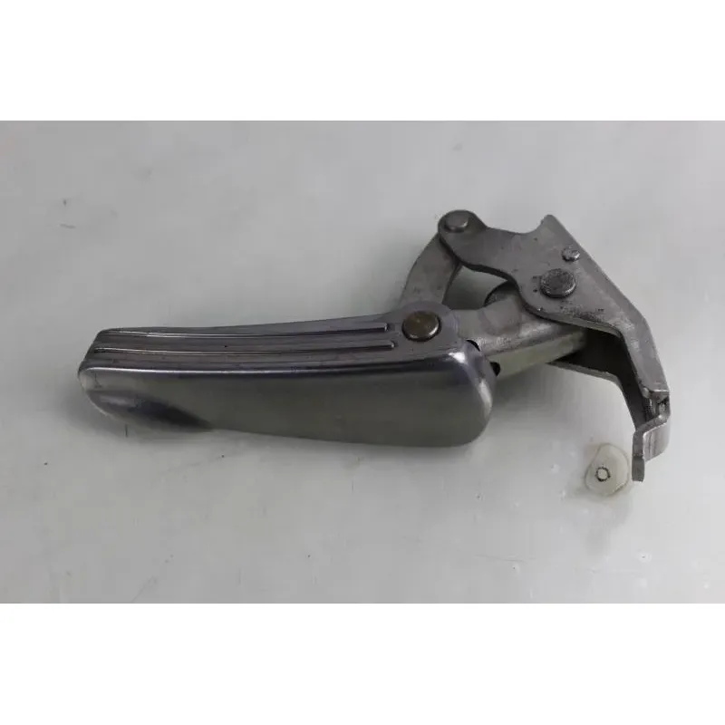 Repose pieds arriere gauche PIAGGIO VESPA GTS 125 2007 - 2016