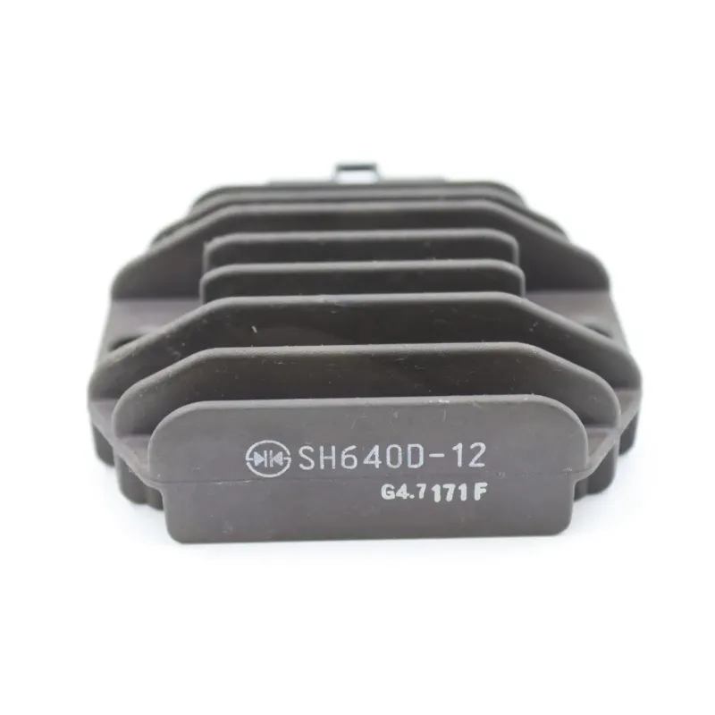 Regulateur charge batterie PIAGGIO VESPA PRIMAVERA 125 2014 - 2020