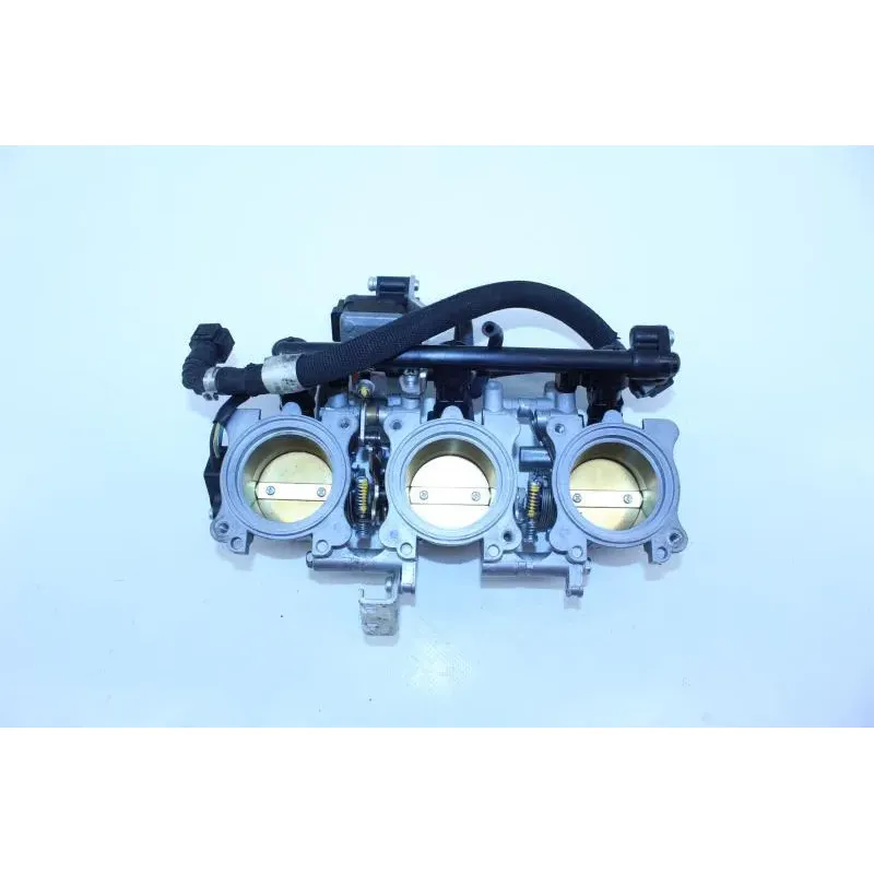 Rampe d'injection TRIUMPH STREET TRIPLE 675 2011 - 2012