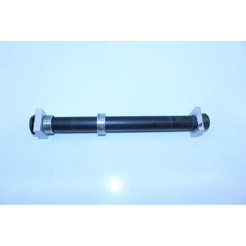 Axe de roue arriere YAMAHA TDM 900 2002 - 2011