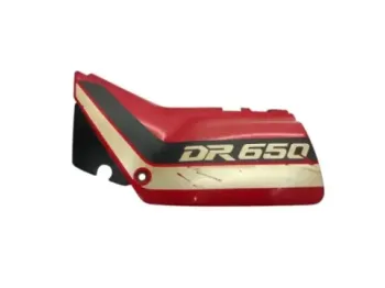 Cache carenage sous selle gauche SUZUKI DR 650 R 1990-1991