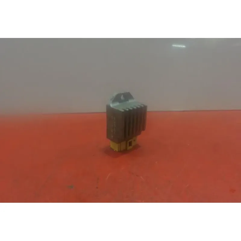 Regulateur charge batterie DERBI SENDA 50 SM DRD RACING 2005 - 2008