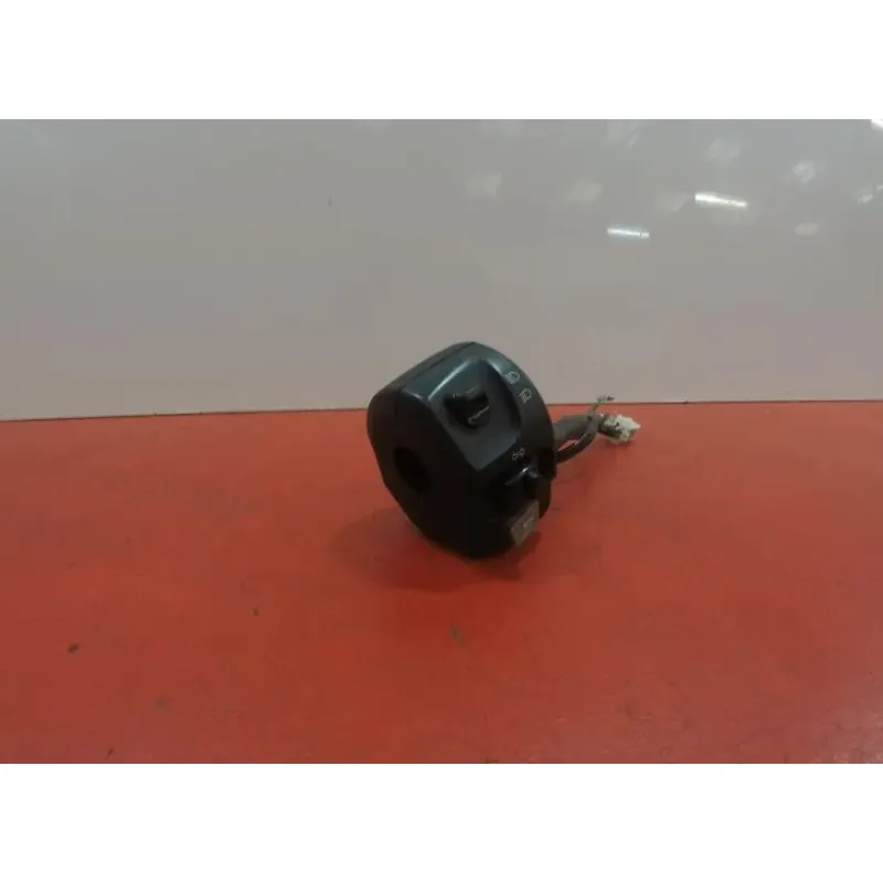 Commodo droit YAMAHA MW 125 TRICITY 2014 - 2015