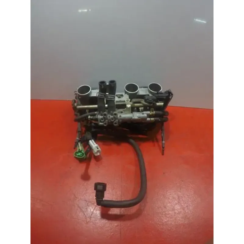 Rampe d'injection YAMAHA FZ6 600 N 2004 - 2006