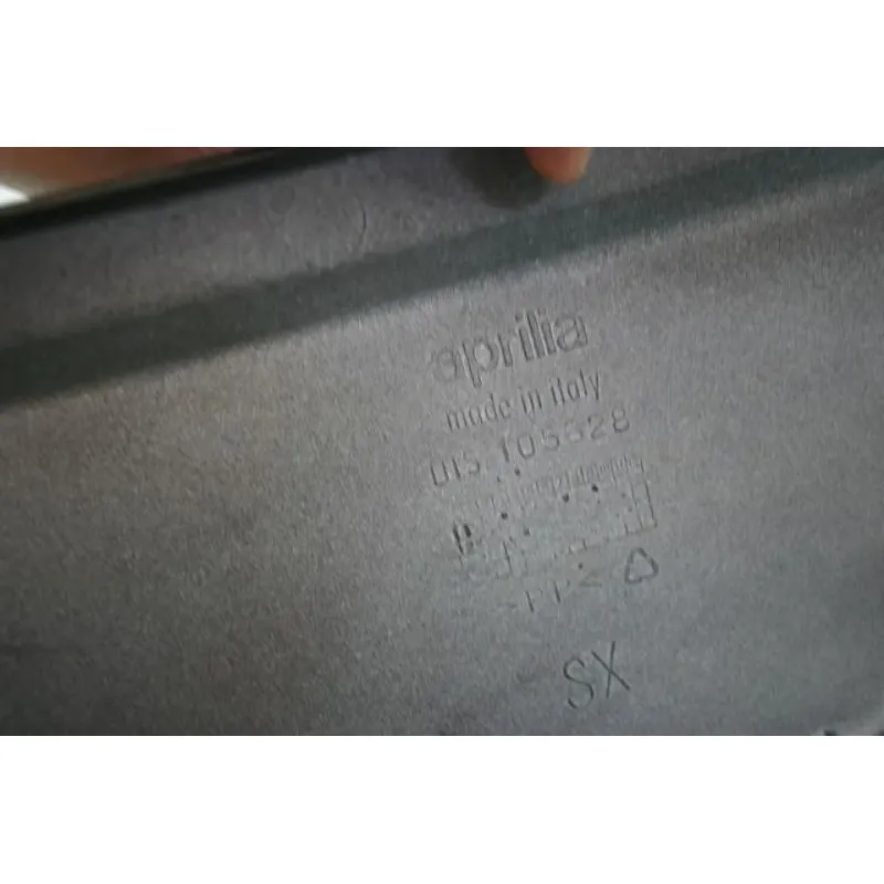 Demi flanc selle droit APRILIA ATLANTIC 125 2010 - 2012