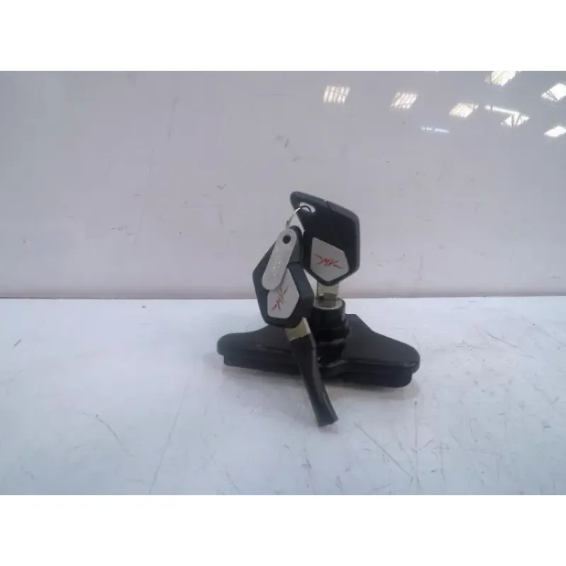 Serrure de selle MV AGUSTA BRUTALE 800 2014