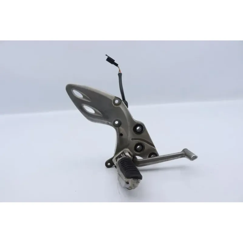 Platine avant droite SUZUKI GSXR 1300 HAYABUSA 2008 - 2010