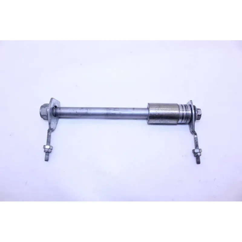 Axe de roue arriere HONDA CG 125 2004 - 2006