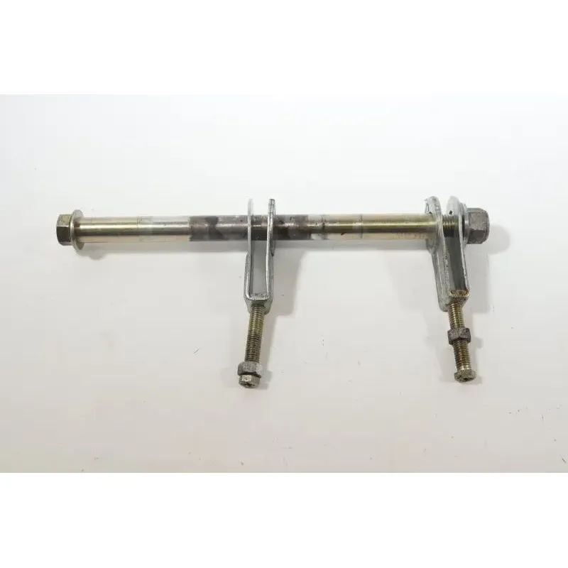 Axe de roue arriere YAMAHA YBR 125 2005 - 2006