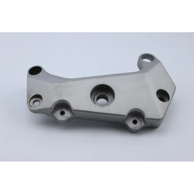 Support moteur gauche HONDA CB 900 F HORNET 2002 - 2006