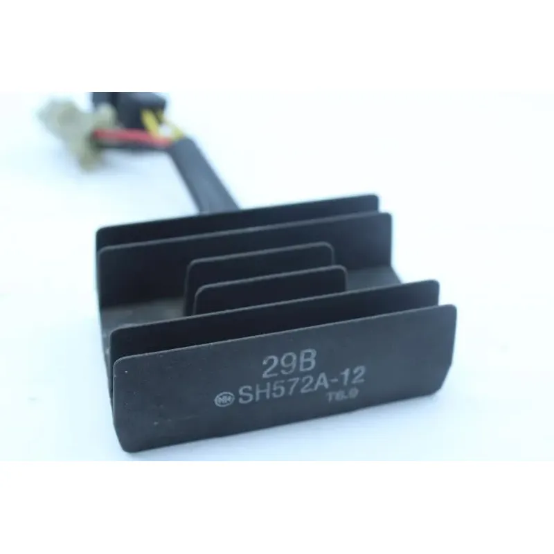Regulateur charge batterie SUZUKI GN 125 1982 - 1996