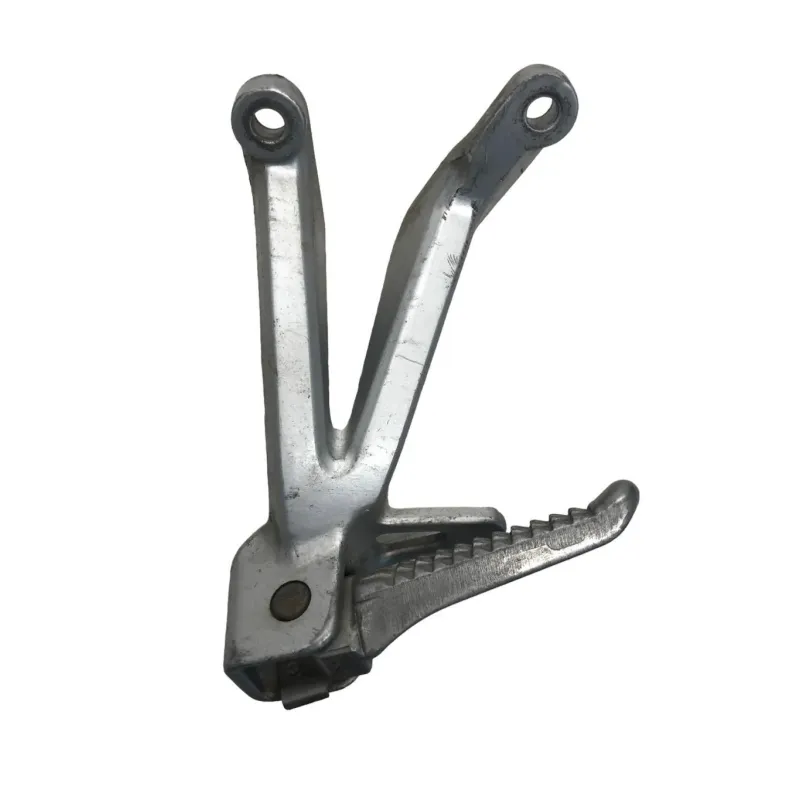Platine et repose pieds arriere droit SUZUKI GSXR 750 1998-1999