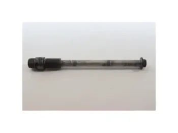 Axe de roue arriere SUZUKI TU 125 X SUPER CLASSIC 1999 - 2002