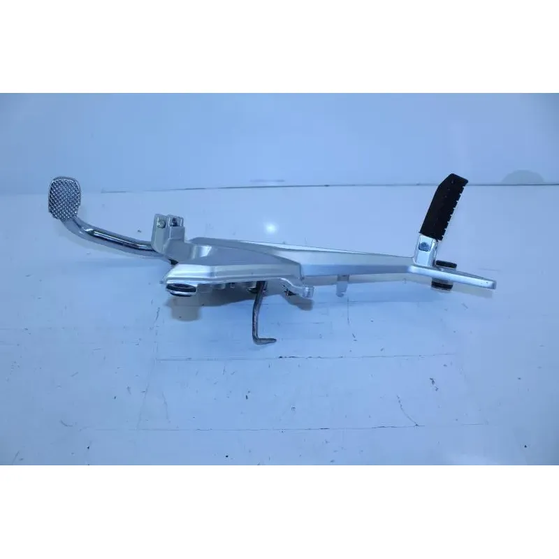 Platine avant droite HONDA CBF 125 2015 - 2019