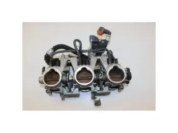 Rampe d'injection TRIUMPH STREET TRIPLE 675 R 2007 - 2011