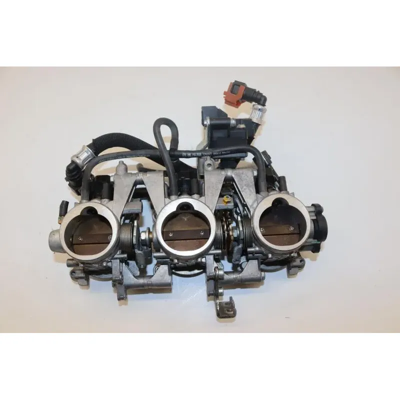 Rampe d'injection TRIUMPH STREET TRIPLE 675 R 2007 - 2011
