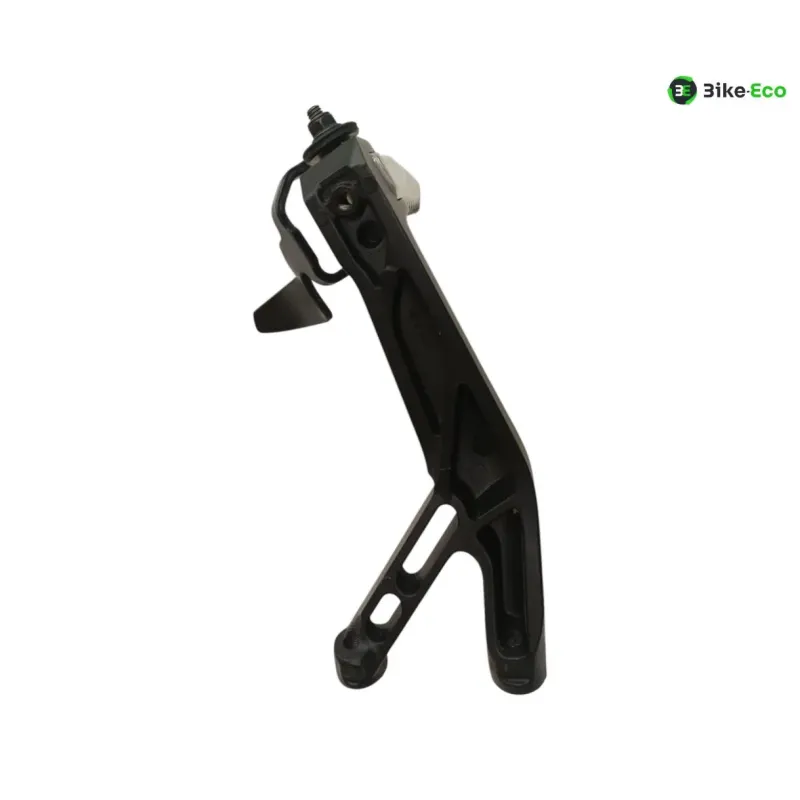 Platine et repose pieds arriere droit YAMAHA YZF 700 2022-2024 R7