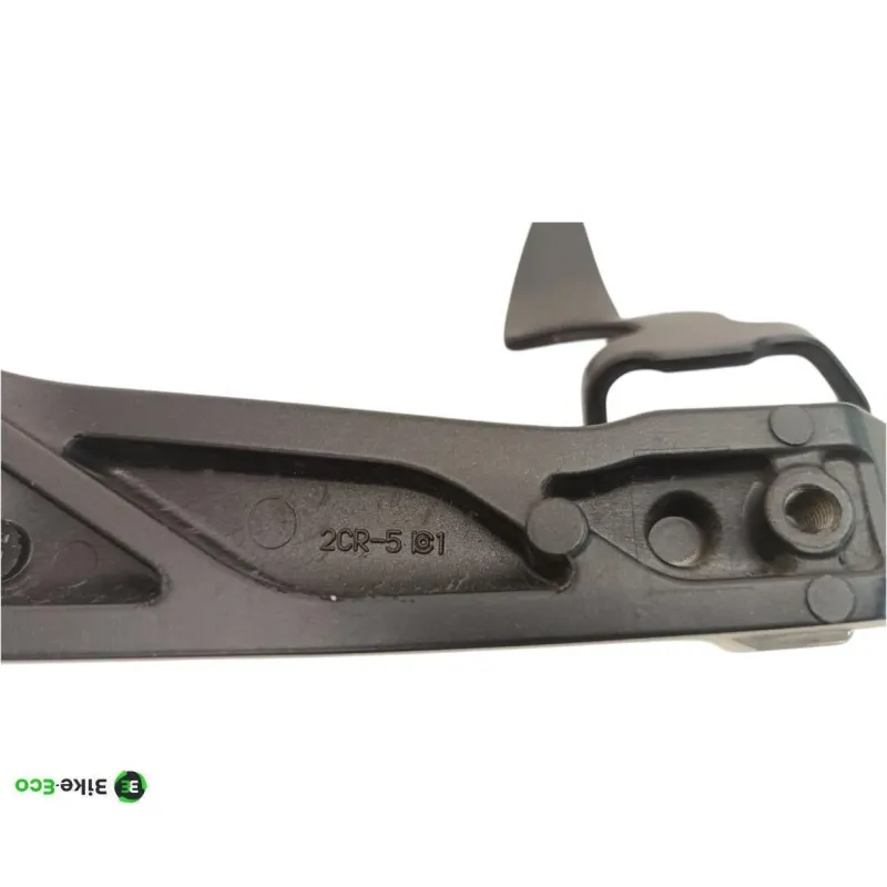 Platine et repose pieds arriere droit YAMAHA YZF 700 2022-2024 R7