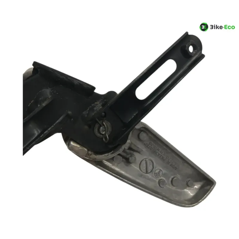 Platine et repose pieds arriere droit HONDA PCX 125 2010-2013