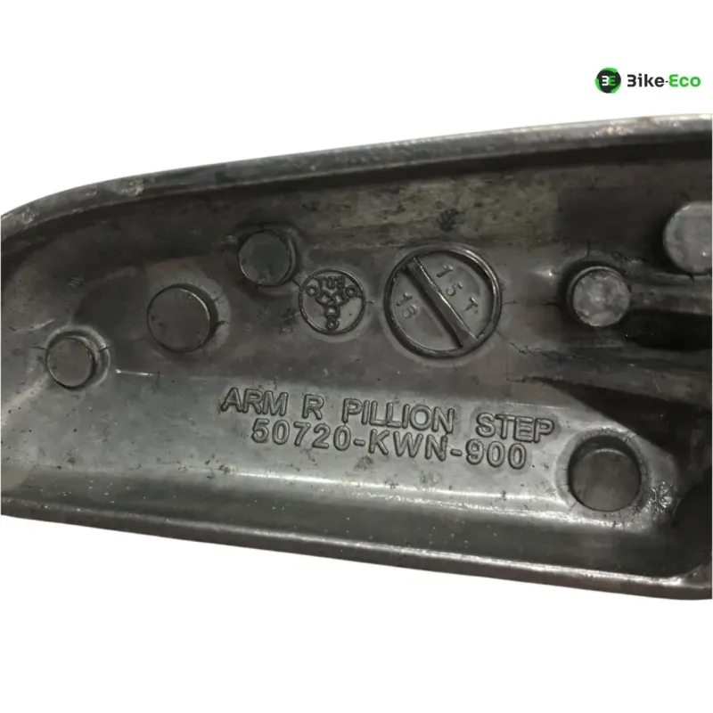 Platine et repose pieds arriere droit HONDA PCX 125 2010-2013