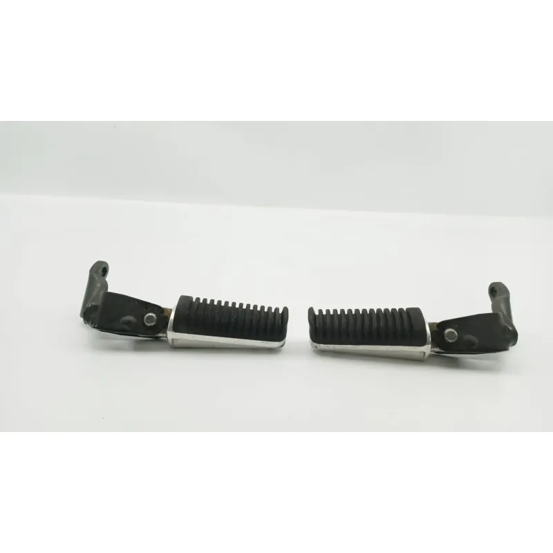 Platine et repose pieds arriere droit YAMAHA YPR 125 XMAX 2006 - 2009