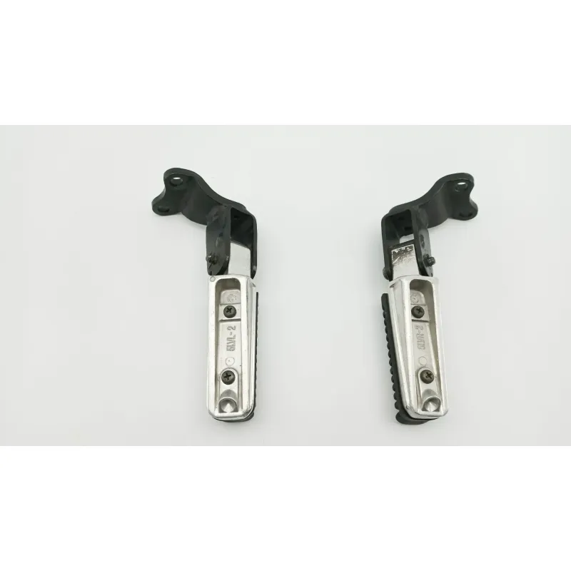 Platine et repose pieds arriere droit YAMAHA YPR 125 XMAX 2006 - 2009