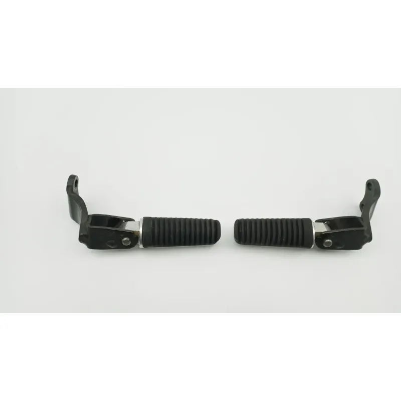 Platine et repose pieds arriere droit YAMAHA YPR 125 XMAX 2006 - 2009