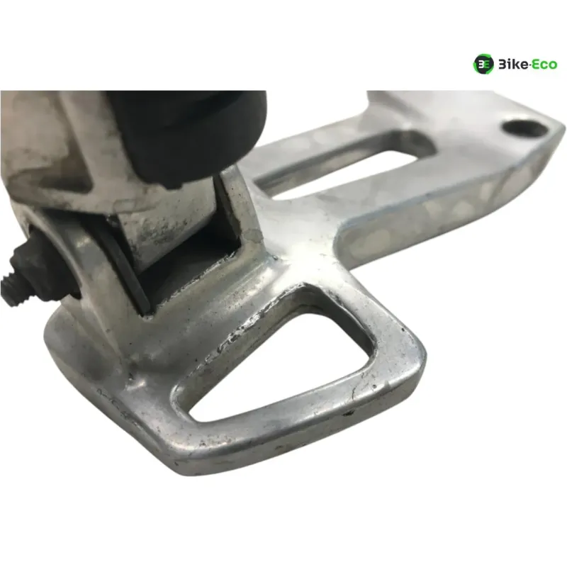 Platine et repose pieds arriere gauche YAMAHA XJR 1200 1995-1998