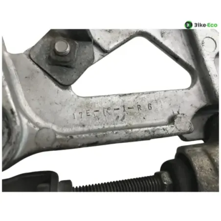 Platine avant droite SUZUKI GSXR 750 1992-1995