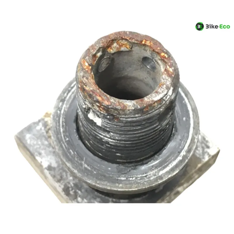 Axe de roue arriere KAWASAKI KXF 250 2011-2012