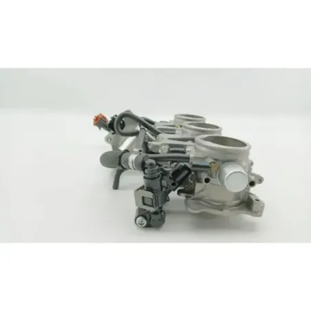 Rampe d'injection TRIUMPH STREET TRIPLE 675 2011 - 2012