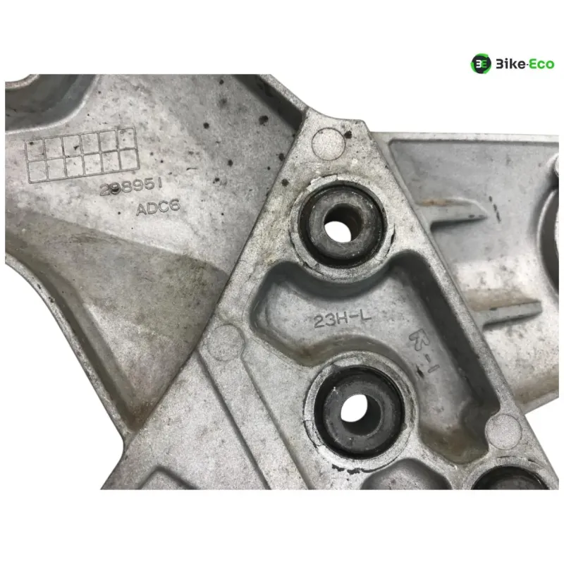 Platine avant gauche SUZUKI GSX 1300 BK 2007-2011 B-KING