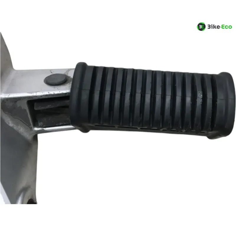 Platine et repose pieds arriere droit SUZUKI GSX 1100 F 1988-1993
