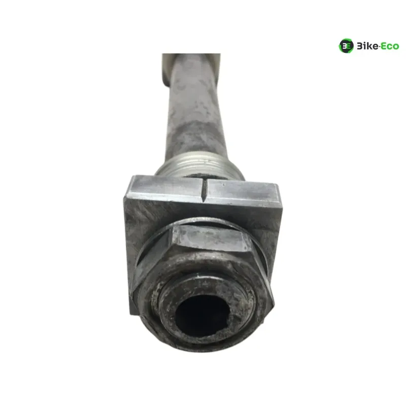 Axe de roue arriere HONDA CRF 250 R 2010