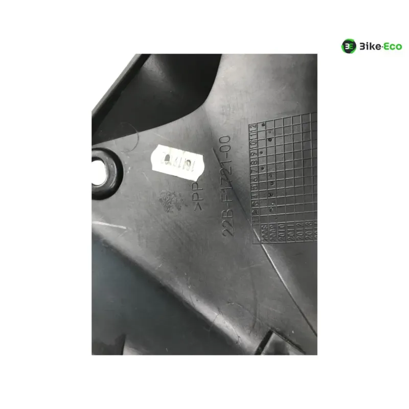 Cache lateral droit YAMAHA XJ6 N 600 2009-2011